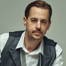 Sean Murray's Instagram, Twitter & Facebook