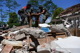 Gratis 8.000 gambar bumi & gempa. Data 3 361 Rumah Rusak Akibat Gempa Di Lumajang Dilaporkan Ke Bnpb Antara News