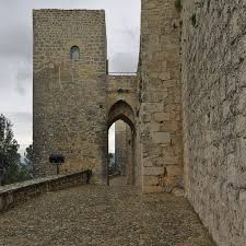 Este castillo de santa catalina lo puedes encontrar específicamente en el norte de la playa la caleta, justo en la calle que lleva el mismo nombre de como primordial de conocer, la construcción de lo que es ahora el castillo de santa catalina tuvo sus múltiples proyecciones desde el siglo xvi. File Castillo De Santa Catalina Jaen Torre De Santa Catalina Jpg Wikimedia Commons