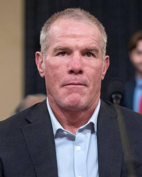 NFL Hall of Famer Brett Favre reveals Parkinson's diagnosis at House  hearing - Good Morning America