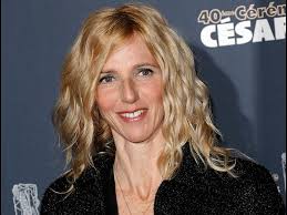 Sandrine kiberlain (born sandrine kiberlajn; Sandrine Kiberlain Evoque Le Drame Qui A Change Sa Vie Tele Star