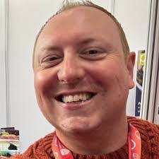 Aaron Bradbury's Instagram, Twitter & Facebook