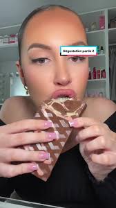 Réponse à @user103974018300 Je goute la tablette de @So Kahina x Maison  Marquise et je suis choquée 🍫