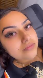 Erica does great work for anyone looking for a lash girl.