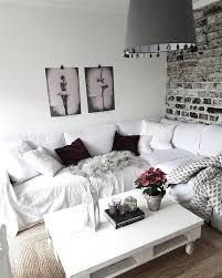 #schmusekatze #samstag #sofa #kuschelig #herrchenistneidisch. Ein Gemutliches Sofa Kuschelige Kissen Wie Das Leinenkissen Hannelin Ein Flauschiges Fell Ein Wohnzimmer Umgestalten Wohnzimmer Design Wohnzimmer Einrichten