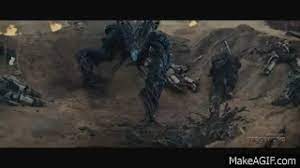 Back in 2014, tom cruise and emily blunt teamed up with director doug liman for the time loop action flick edge of tomorrow (or live die repeat, if you prefer), and while the final product didn. Imagen Relacionada Edge Of Tomorrow Maud Tomorrow