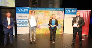 Bayerische akademie der schönen künste hd (horse), 2012 photo installation gallery katharina bittel, hamburg www.galeriebittel.de 12' 5 ×. Waggontracker System Von Pjm Mit Vco Mobilitatspreis 2020 Ausgezeichnet Sfg Neues Aus Der Wissenschaft Wissenschaft Im Austria Forum