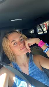 🔴 BUSCO la persona que divendres va trobar-se el meu mòbil al festival  @cruillabcn i el va dur al punt d'informació. Et vull trobar i convidar-te  a dinar. Era a quarts de