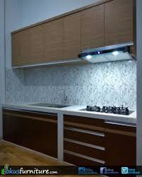 Kami menawarkan beberapa referensi model kitchen set yang tergolong unik, menarik, dan mewah. Kitchen Set Minimalis Model Lurus Lis Aluminium Di Kampung Flickr