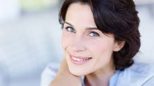 Sparse Eyebrows: The Best Ways to Fill In and Regrow Thin Brows