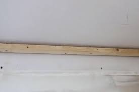 Decke Abhangen Holzkonstruktion Herstellen Anleitung Tipps Vom Maurer Trockenbau Diybook De Holzkonstruktion Trockenbau Holz