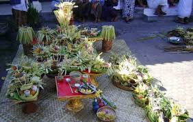 Mungkin anda memerlukan mantra memanggil orang agar datang kembali pada anda ini. Banten Melah Dan Patut Ini Penjelasannya