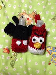 Inside it has a soft tan. Ravelry B Bw Hand Sanitizer Holder Pattern By San Ko