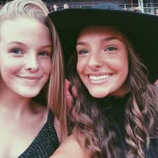 Julia Drury (@juliaaaadruryyy)