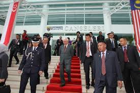 Piala tan sri dr syed azman 2016. President Tony Tan Being Escorted By University Of Malaya