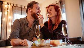 Al principio de la fiesta se reparten papeles y. Los Mejores Juegos De Bebidas Para Que Las Parejas Se Unan Y Se Diviertan Juntos Es Justinfeed Com