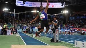 Le record du monde masculin est détenu. Athletisme Record Du Monde En Salle Pour Le Triple Sauteur Artesien Hugues Fabrice Zango