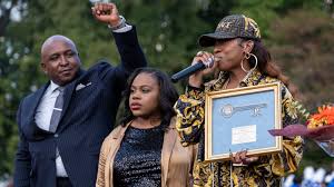 On 'Missy Elliott Day,' hip hop superstar tells joyous Portsmouth crowd she  always 'took Virginia' with her