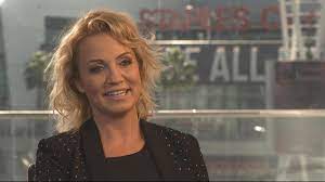 Michelle Beadle Dishes On Kim Kardashian Campusinsiders Youtube