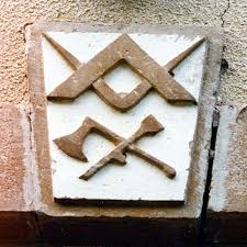 Cette Image Represente Le Symbole Des Compagnon Charpentier Theme Histoire Equerre Charpentier