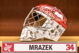 Get to know your apple watch by trying out the taps swipes, and presses you'll be using most. Petr Mrazek S Mask Is Ready For The Detroit Red Wings Facebook
