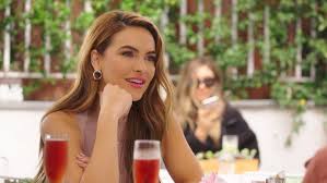 Jun 22, 2021 · 'selling sunset' star chrishell stause sashays into midcentury hollywood hills home. Chrishell Stause Jason Oppenheim Of Selling Sunset Are A Couple