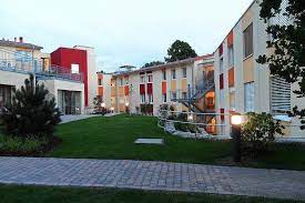 Das leitungsteam stellt sich vor seit beginn des jahres gab es veränderungen im leitungsteam seniorenzentrum kirchzarten im bereich pflege und verwaltung. Oskar Saier Haus Und Seniorenzentrum Kirchzarten Badische Zeitung Ticket