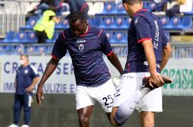 Crotone wants to avoid the lanterne rouge position , keeping space with parma. Jdhwquxw8pvivm