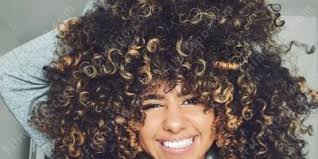 Uno dei vantaggi di avere i capelli ricci è che trattengono meglio il colore. Capelli Ricci I Film Migliori E Nuovi