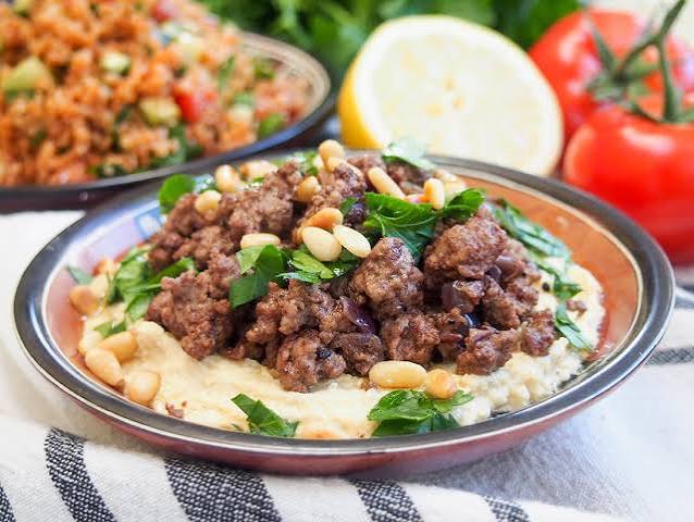 Hummus with Kawarma