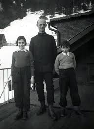 We found 7 records for margot frank in pennsylvania, california and 4 other states. Otto Frank With His Daughter Margot And His Nephew Bernhard Elias In Switzerland 1936 Anne Frank Margot Frank Anne Frank Amsterdam