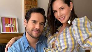 Последние твиты от carmen villalobos (@cvillaloboss). Sebastian Caicedo Como Sorprendio A Carmen Villalobos Tras Vencer Al Covid 19 Sin Senos No Hay Paraiso Telenovelas De Netflix Nnda Nnlt Off Side Depor
