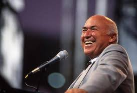 Calvary Chapel Founder Pastor Chuck Smith Dead At 86 Pastor Inspirational People Chucks