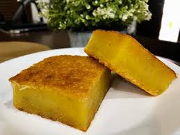 It became a staple for many when rice became scarce during the second world war. Resipi Bingka Ubi Lemak Berkrim Kalau Buat Enjoy Makan Satu Family Pa Ma