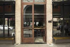 Factorio: Misto de bar, café e restaurante onde você pode tomar café da  manhã delicioso o dia todo