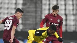 Cfr cluj won 0 direct matches.young boys won 1 matches.2 matches ended in a draw.on average in direct matches both teams scored a 2.33 goals per match. Video Young Boys Cfr Cluj 2 1 Campioana Romaniei Eliminare Cu Scandal Din Europa League Arbitrul A Dat Un Penalty Controversat In Prelungiri