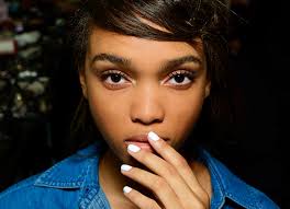 It seems to be stuck what can i do? answered by dr. The Pros Cons Of Eyelash Extensions According To The Experts