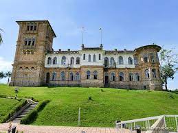 Kellie's castle (sometimes also called kellie's folly) is a castle located in batu gajah, kinta district, perak, malaysia. Disebalik Kisah Pembinaan Dan Misteri Kellie S Castle