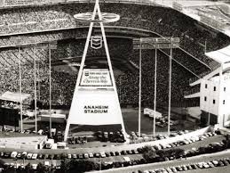 Angels Stadium Back In The Day See The Cars Under The Big A Those Are The Player S Cars We Used To Watch Them Work On Anaheim Angels Anaheim Angel Stadium