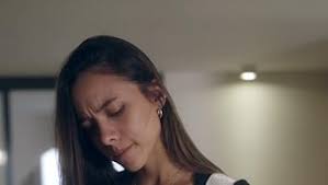 Amazon.com: LAVA GENIE Stringless Smart Guitar, No Strings Attached,  Hundreds of Instrument Presets, Onboard Speaker, Foldable, Detachable,  White, 30.5 inch. : Musical Instruments