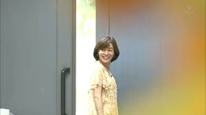 八木亜希子アナ 谷間チラ & パン線尻！ : アナきゃぷ速報