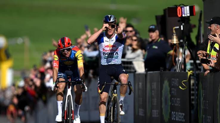 Evenepoel wins the GP Québec in a sprint finish ahead of Ciccone | TOUR