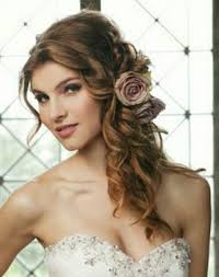 Haare Seitlich Gesteckt Mit Locken Brautfrisur Hochzeitsfrisuren Frisur Hochzeit