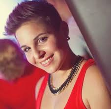 She styles me alllllllllllll the time. I wish I could take credit for it  but I've got the ultimate secret weapon and now you can too!! 🤗