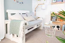 Wir zeigen euch schritt für schritt, wie sei… Palettensofa Selber Bauen Tipps Und Ratgeber Obi