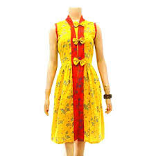 Untuk kamu yang suka dengan dress korea dan dress slim pasti suka! Pin Oleh Podjok Batik Di Dress Batik Wanita Wanita Batik Model