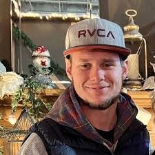 Katelyn Henning's Instagram, Twitter & Facebook