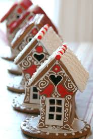 Christmas Gingerbread House By Https Www Facebook Com Gingerbreadhousecompany Noel Joyeux Noel Chocolat