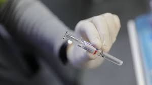 Το εμβόλιο είναι στα χέρια μας. Korwnoios Magiorkinhs Poso Mas Prostateyei To Antigripiko Embolio Enanti Toy Covid 19 Cnn Gr