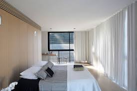 Beberapa orang mengalami kesulitan ketika harus mendesain kamar tidur, khususnya kamar tidur utama agar tetap terasa nyaman walaupun memiliki ruangan yang kecil. 14 Hal Yang Harus Ada Di Desain Kamar Tidur Minimalis Ala Korea